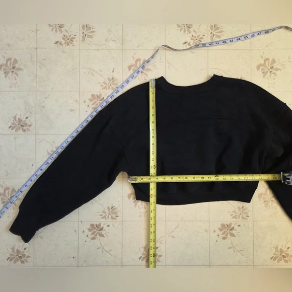 Offline by Aerie Black Cropped Sweatshirt - Picture 3 of 5